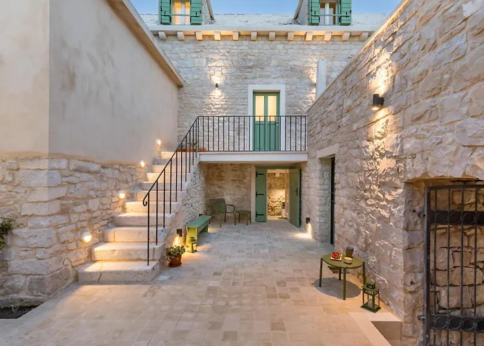 Casa Cava